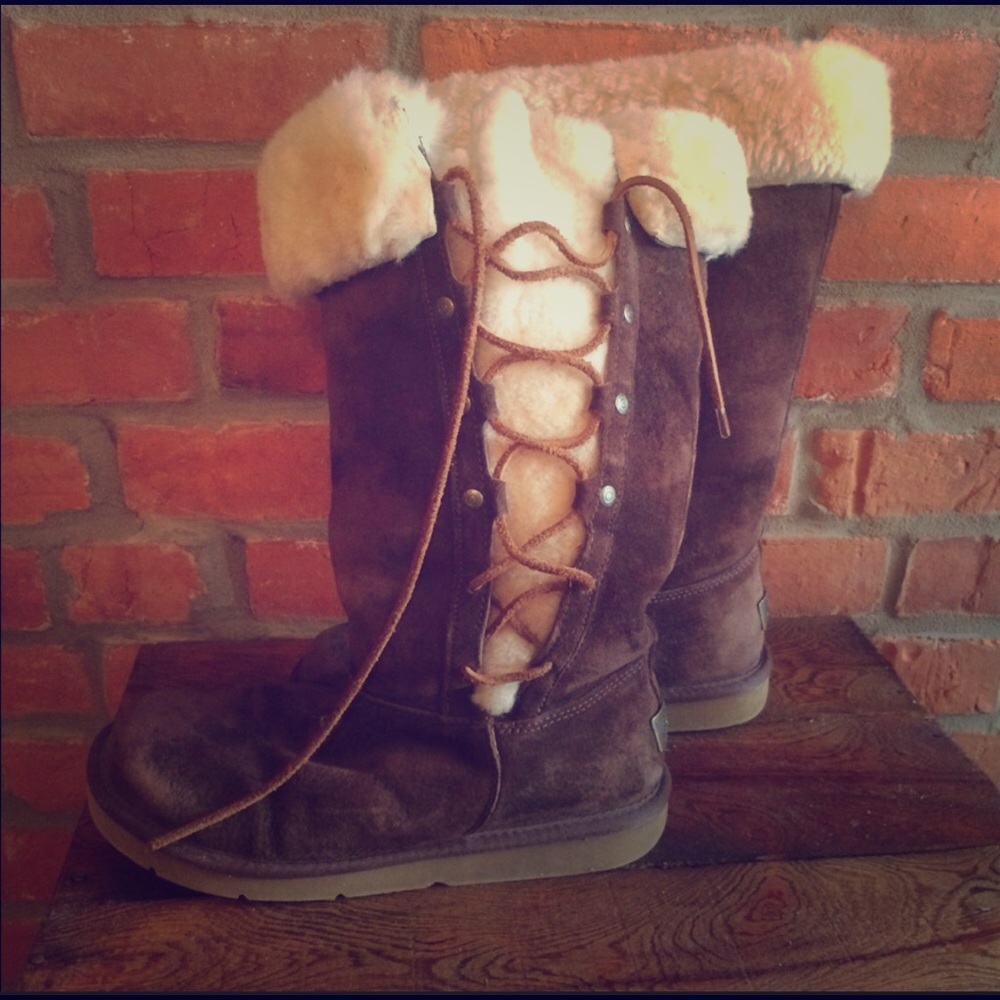 UGGS SIZE 9